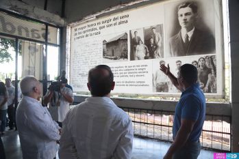 Compañero cubano realiza recorrido por diferentes lugares de la capital