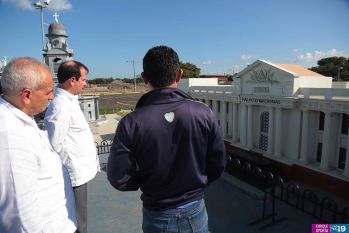 Compañero cubano realiza recorrido por diferentes lugares de la capital