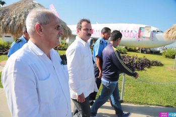 Compañero cubano realiza recorrido por diferentes lugares de la capital