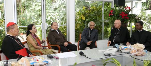 Daniel y Rosario se reúnen con Presidente del Pontificio Consejo para las Comunicaciones Sociales