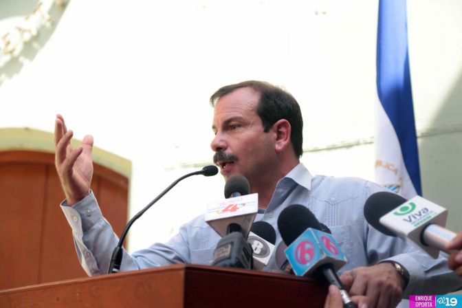 Héroe Cubano continúa su gira en Managua