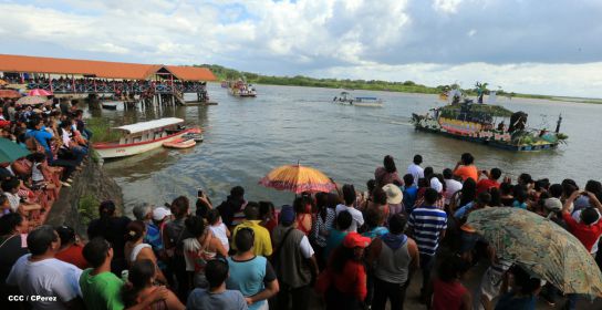 Turistas nacionales y extranjeros disfrutaron del Carnaval Acuático en Río San Juan
