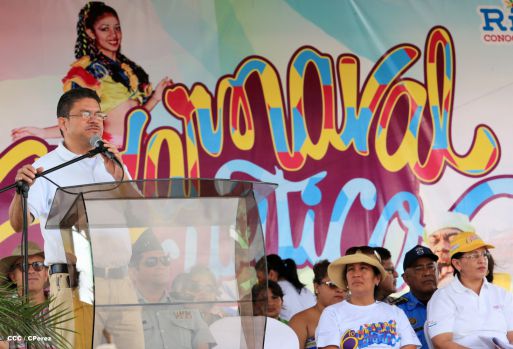 Turistas nacionales y extranjeros disfrutaron del Carnaval Acuático en Río San Juan