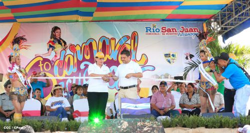 Turistas nacionales y extranjeros disfrutaron del Carnaval Acuático en Río San Juan