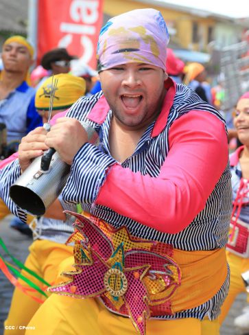 Turistas nacionales y extranjeros disfrutaron del Carnaval Acuático en Río San Juan