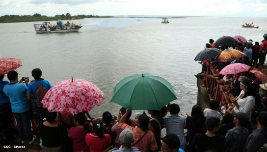 Turistas nacionales y extranjeros disfrutaron del Carnaval Acuático en Río San Juan