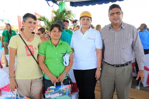 Turistas nacionales y extranjeros disfrutaron del Carnaval Acuático en Río San Juan