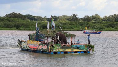 Turistas nacionales y extranjeros disfrutaron del Carnaval Acuático en Río San Juan
