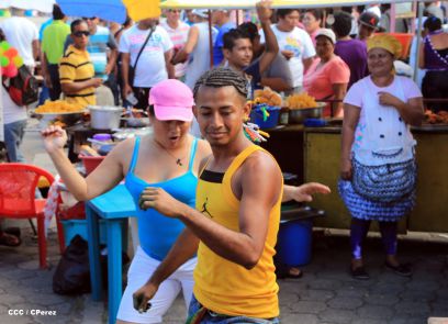 Turistas nacionales y extranjeros disfrutaron del Carnaval Acuático en Río San Juan