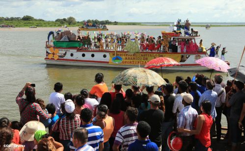 Turistas nacionales y extranjeros disfrutaron del Carnaval Acuático en Río San Juan