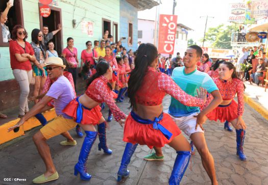 Turistas nacionales y extranjeros disfrutaron del Carnaval Acuático en Río San Juan