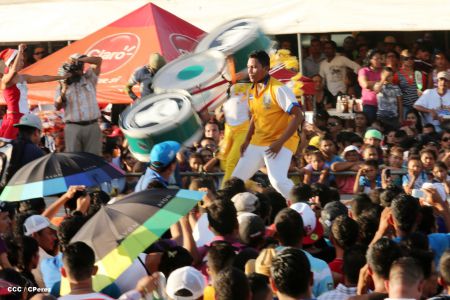 Turistas nacionales y extranjeros disfrutaron del Carnaval Acuático en Río San Juan