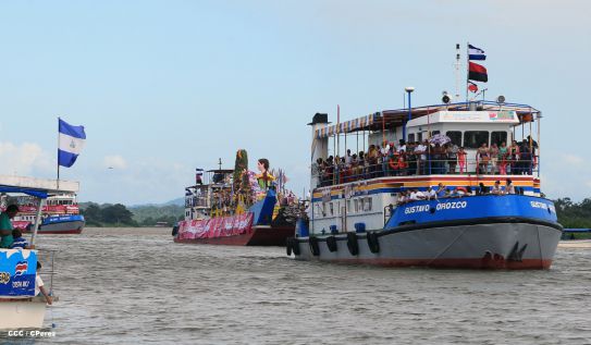 Turistas nacionales y extranjeros disfrutaron del Carnaval Acuático en Río San Juan