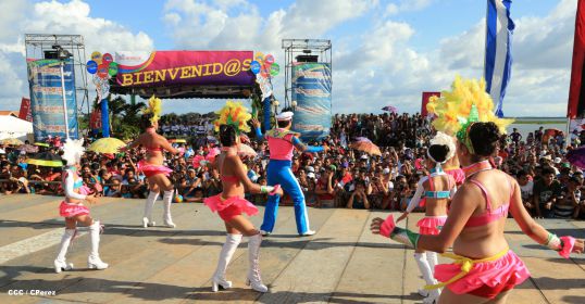 Turistas nacionales y extranjeros disfrutaron del Carnaval Acuático en Río San Juan