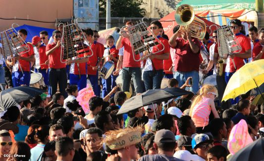 Turistas nacionales y extranjeros disfrutaron del Carnaval Acuático en Río San Juan