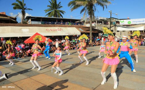 Turistas nacionales y extranjeros disfrutaron del Carnaval Acuático en Río San Juan