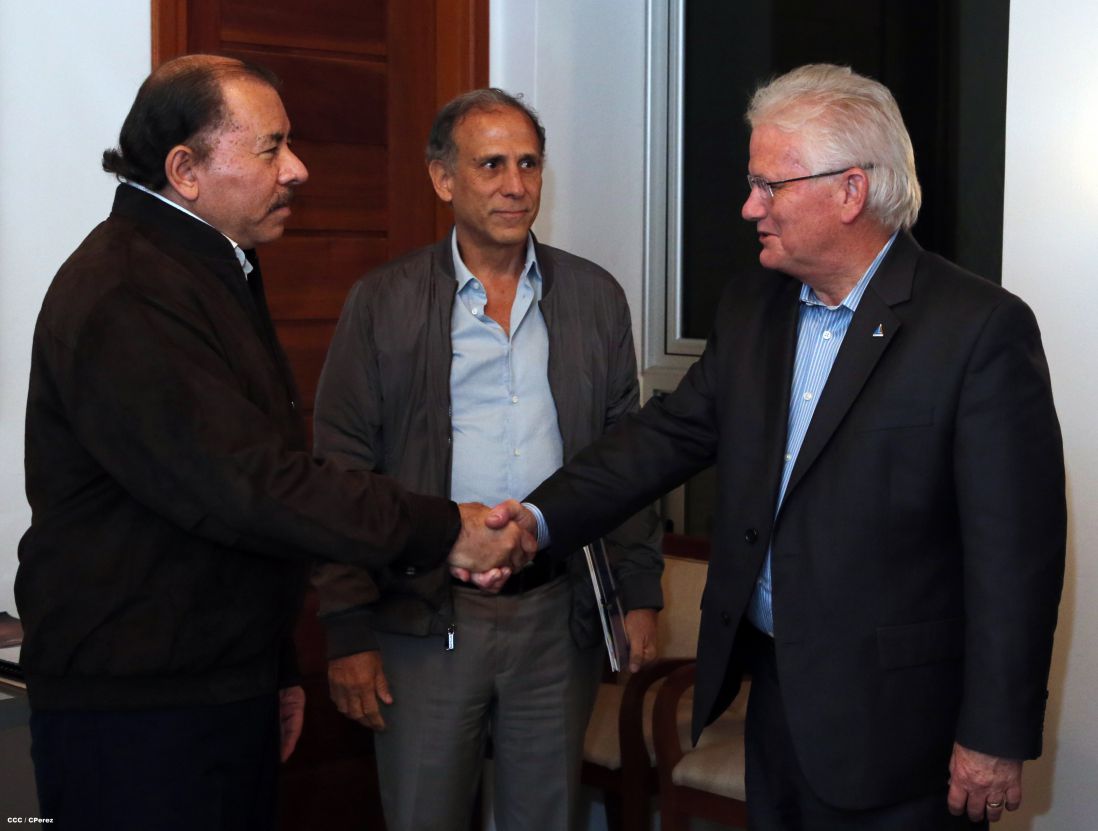 Presidente Daniel se reúne con presidente del AACLA, Nicholas Galt