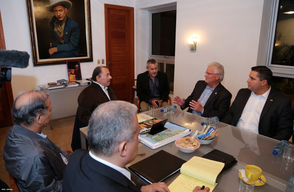 Presidente Daniel se reúne con presidente del AACLA, Nicholas Galt