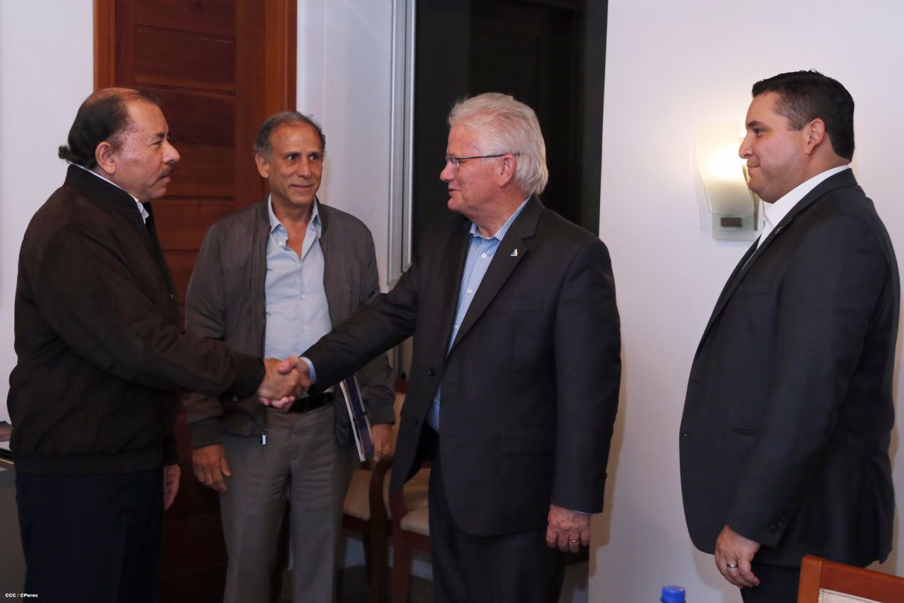 Presidente Daniel se reúne con presidente del AACLA, Nicholas Galt