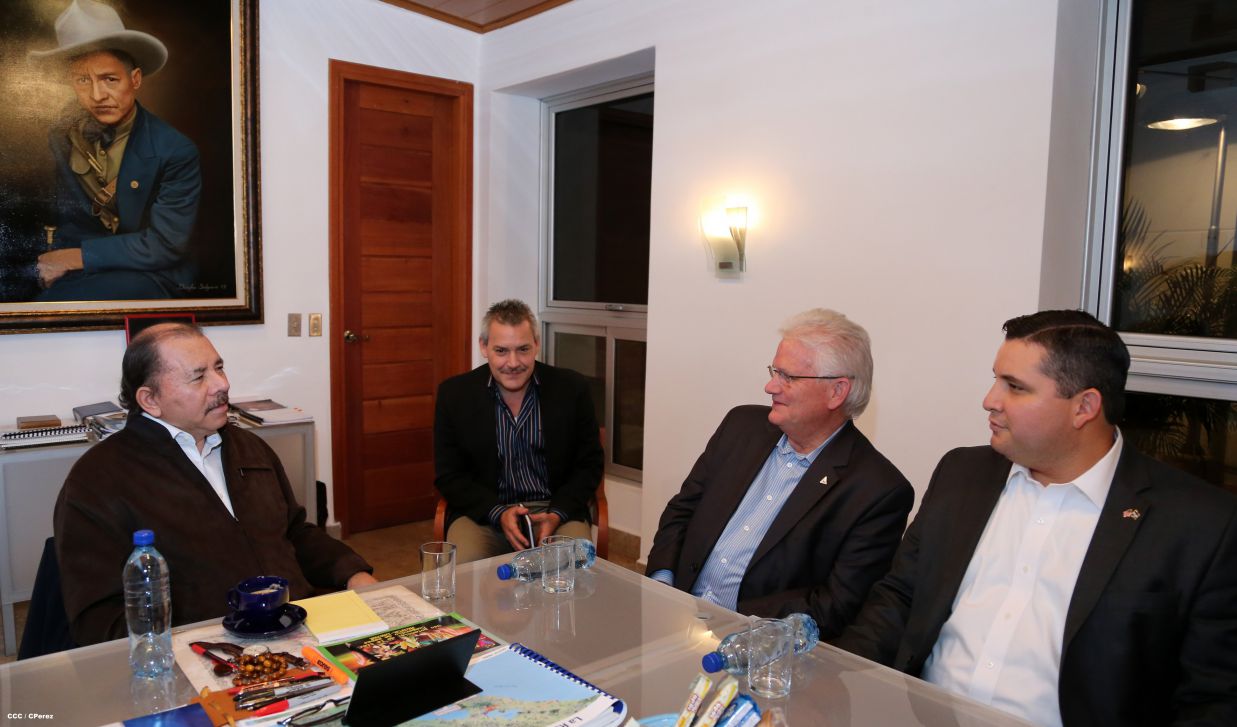 Presidente Daniel se reúne con presidente del AACLA, Nicholas Galt