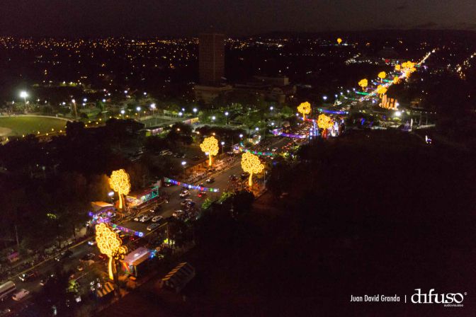 Luces de Vida, Amor y Esperanza iluminan Avenida de Bolívar a Chávez