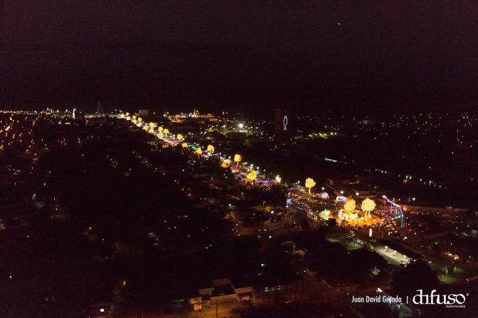 Luces de Vida, Amor y Esperanza iluminan Avenida de Bolívar a Chávez