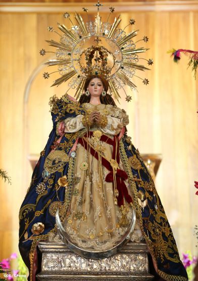 Nicaragüenses desbordados en fe y fervor en tradicional Lavada de la Plata