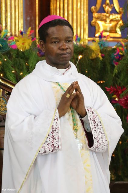 Nicaragüenses desbordados en fe y fervor en tradicional Lavada de la Plata