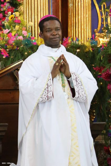 Nicaragüenses desbordados en fe y fervor en tradicional Lavada de la Plata