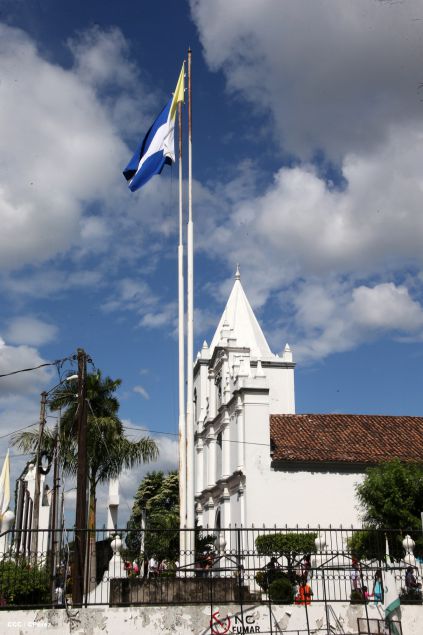 Nicaragüenses desbordados en fe y fervor en tradicional Lavada de la Plata