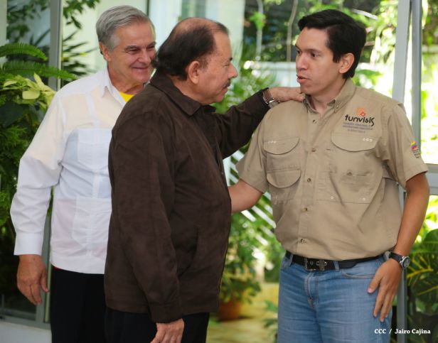 Daniel y Rosario se reúnen con Delegación de Alto Nivel de Venezuela