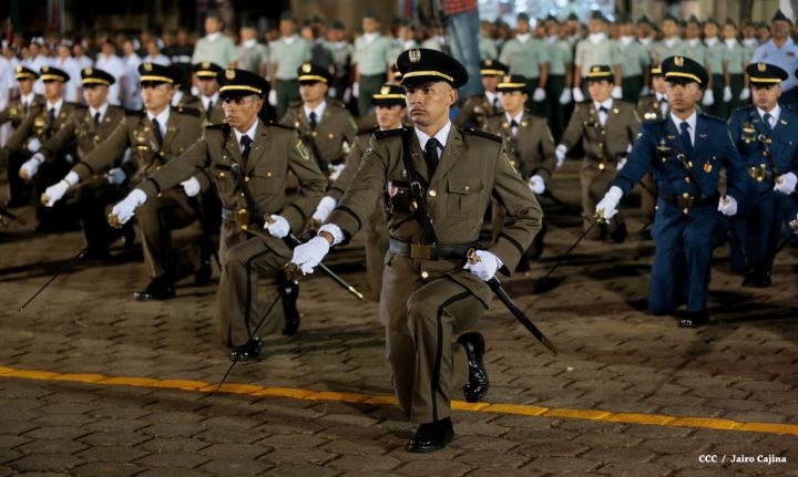 Daniel y Rosario presiden graduación de cadetes del Ejército