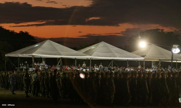 Daniel y Rosario presiden graduación de cadetes del Ejército
