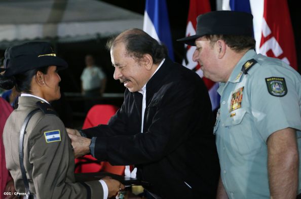 Daniel y Rosario presiden graduación de cadetes del Ejército