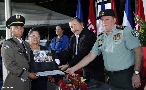 Daniel y Rosario presiden graduación de cadetes del Ejército