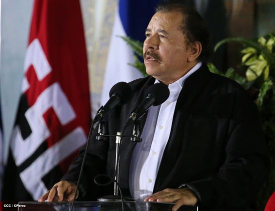 Daniel y Rosario presiden graduación de cadetes del Ejército