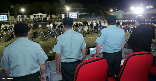 Daniel y Rosario presiden graduación de cadetes del Ejército