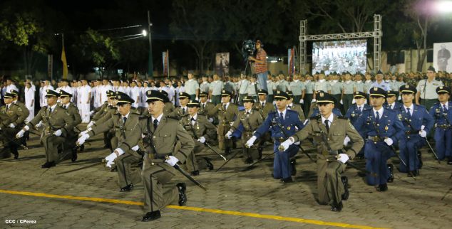 Daniel y Rosario presiden graduación de cadetes del Ejército