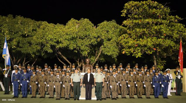Daniel y Rosario presiden graduación de cadetes del Ejército
