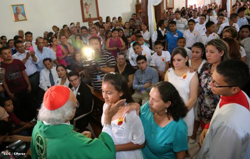 Cardenal Brenes celebra 90 Confirmaciones en Tipitapa