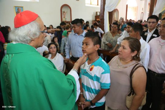 Cardenal Brenes celebra 90 Confirmaciones en Tipitapa