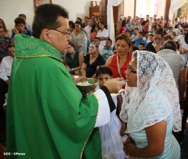 Cardenal Brenes celebra 90 Confirmaciones en Tipitapa