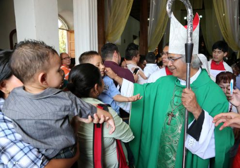 Cardenal Brenes celebra 90 Confirmaciones en Tipitapa