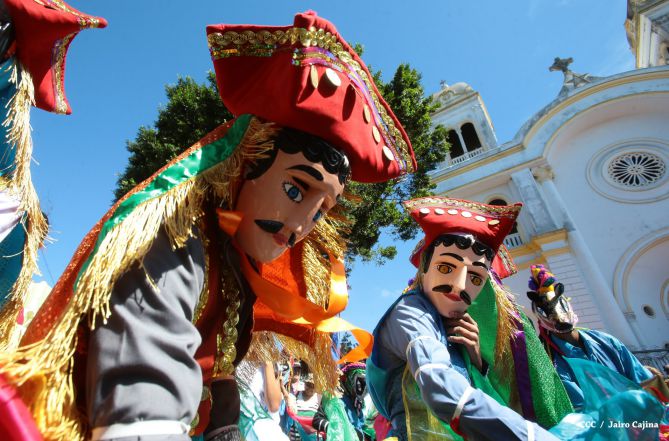 Derroche de fervor en tradicional Tope de los Santos