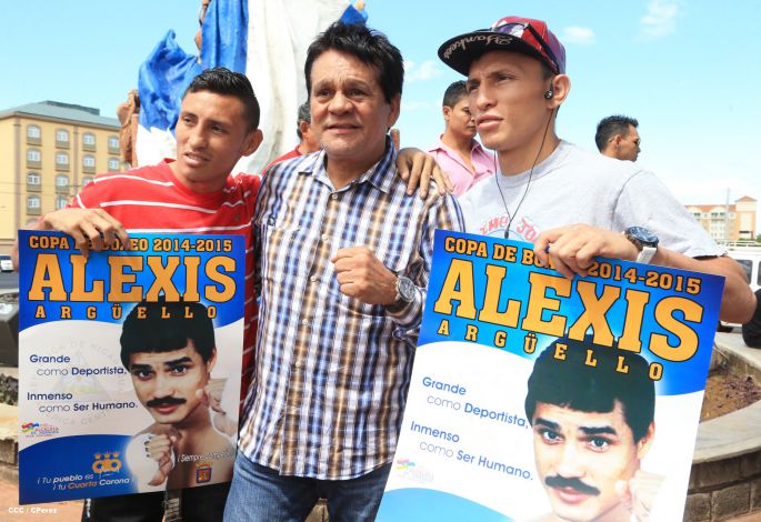 Recorrido de Roberto "Mano de Piedra" Durán por Managua