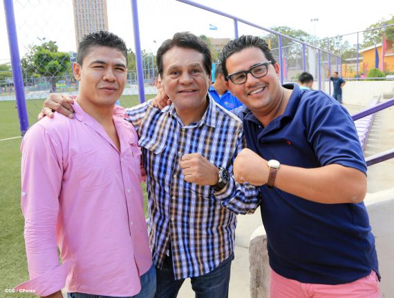 Recorrido de Roberto "Mano de Piedra" Durán por Managua