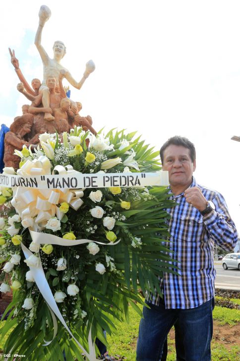 Recorrido de Roberto "Mano de Piedra" Durán por Managua