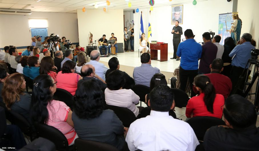 Celebran los 89 años del Cardenal Miguel
