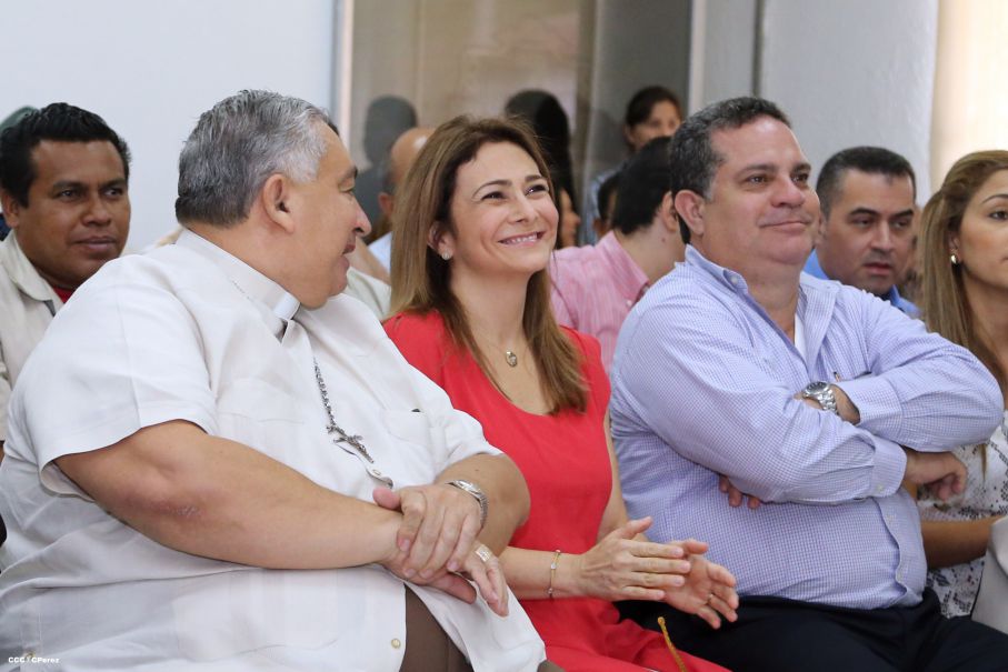 Celebran los 89 años del Cardenal Miguel