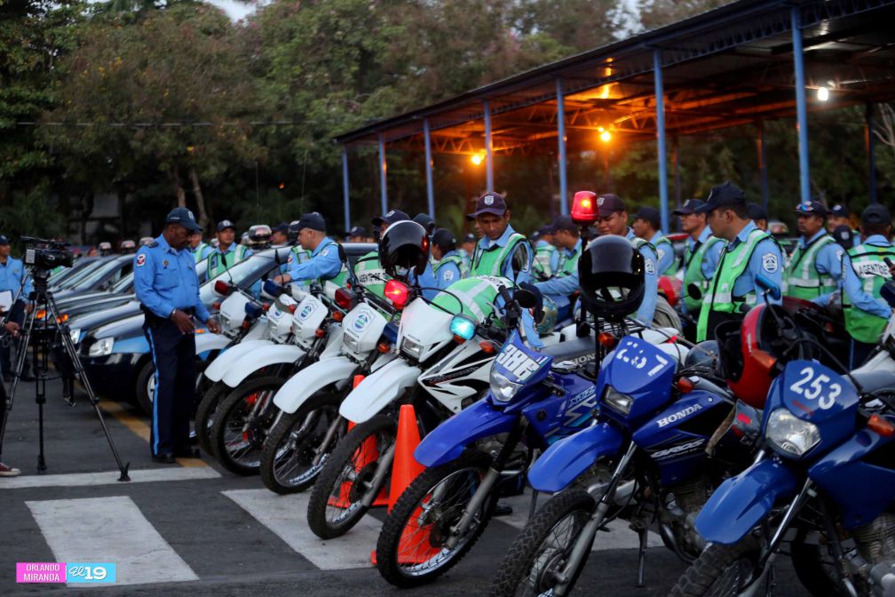 Policía Nacional resguarda inicio Año Escolar 2015
